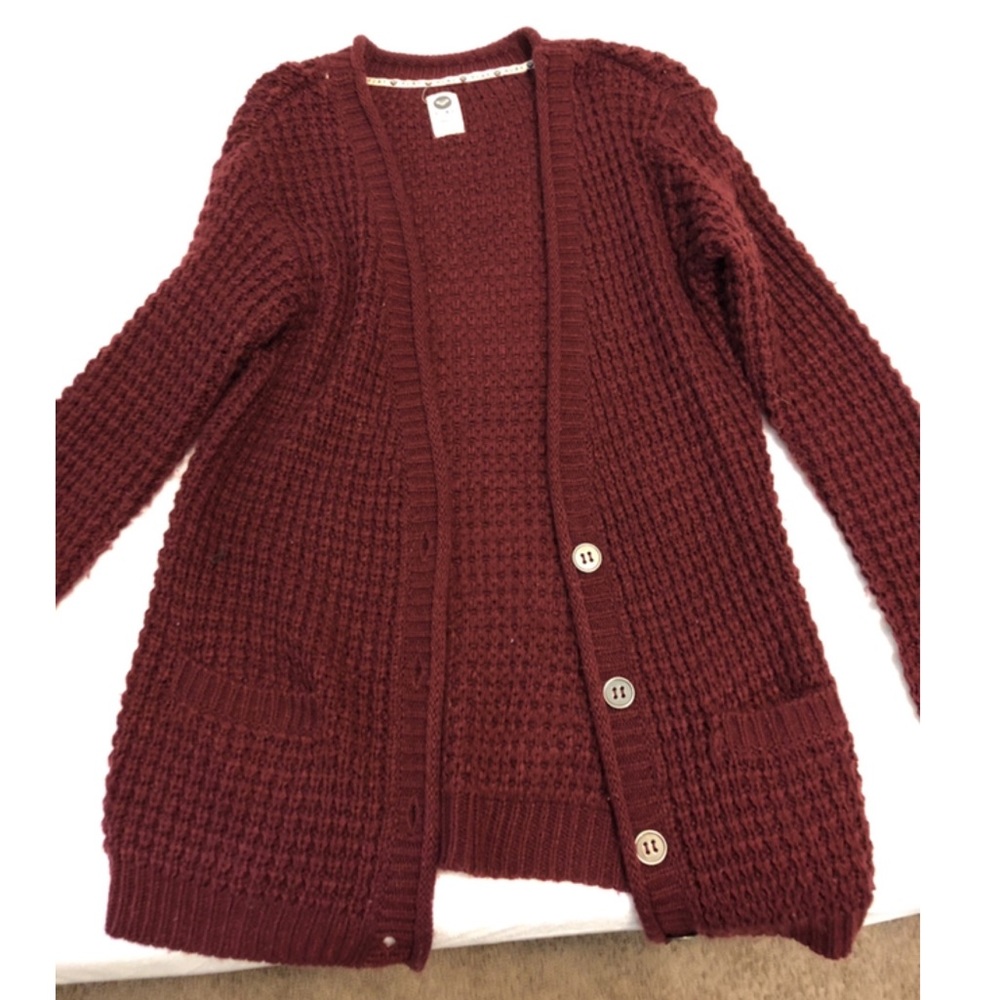 Maroon knit sweater